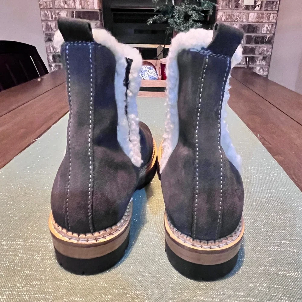 Bos. & Co. Aurora Ankle Chelsea Boots Gray Suede Lug Sole Size 37 US 6-6.5 - Picture 6 of 10